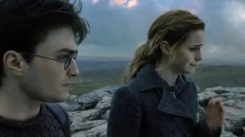 Still 4 of Harry Potter and the Deathly Hallows: Part 1 (2010) BluRay [Hindi (ORG 5.1) & English] 1080p 720p & 480p [x264/10Bit-HEVC]