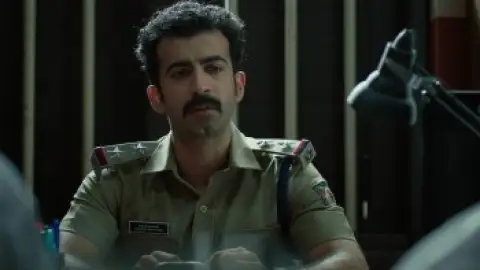 Still 1 of Uyir (2026) DS4K WEB-DL [Hindi (DD5.1) & Malayalam] 4K 1080p 720p & 480p Dual Audio [x264/10Bit-HEVC]