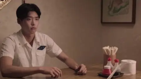 Still 2 of Hot Young Bloods (2014) BluRay [Hindi (ORG 2.0) & Korean] 1080p 720p & 480p Dual Audio [x264/10Bit-HEVC]