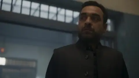 Still 4 of Mirzapur (Season 3) WEB-DL [Hindi DD5.1] 4K 1080p 720p & 480p [x264/HEVC] HD | [PrimeVideo Series] BONUS Episode