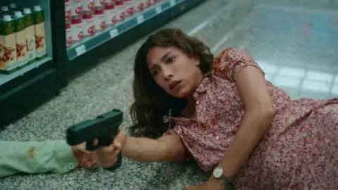Still 2 of Who Is Erin Carter? (Season 1) WEB-DL [Hindi 5.1 & English] 1080p 720p & 480p [x264/HEVC] | [ALL Episodes] NF Series