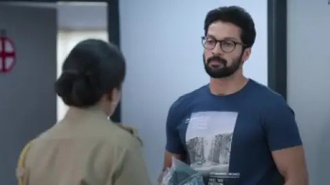 Still 8 of The Game: You Never Play Alone (Season 1) WEB-DL [Hindi (DD5.1) & Tamil] 4K 1080p 720p & 480p [x264/HEVC] | [ALL Episodes] | NF Series