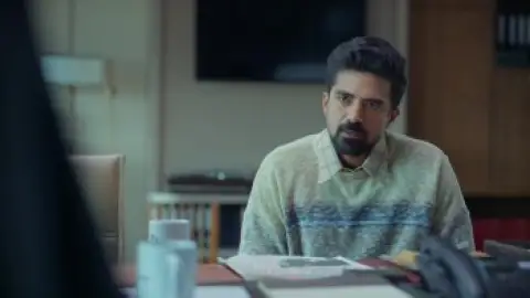 Still 1 of Crime Beat (Season 1) WEB-DL [Hindi DD5.1] 4K 1080p 720p & 480p [x264/ESubs] HD | ALL Episodes [ZEE5 Series]