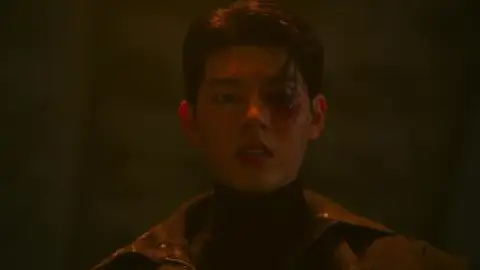 Still 8 of Gyeongseong Creature (Season 2) WEB-DL [Hindi (ORG 5.1) & English] 1080p 720p & 480p [x264/10Bit-HEVC] | [ALL Episodes] | NF Series