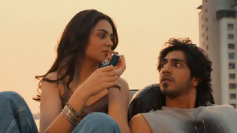 Still 7 of Saiyaara (2025) DS4K WEB-DL [Hindi DD5.1] 4K 1080p 720p & 480p [x264/10Bit-HEVC]