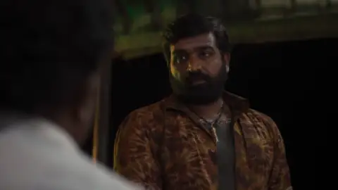 Still 1 of Muthu Alias Kaattaan (Season 1) DS4K WEB-DL [Hindi (DD5.1) & Tamil] 4K 1080p 720p & 480p [x264/10Bit-HEVC] | [ALL Episodes] | HotStar Series