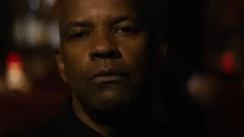 Still 10 of The Equalizer (2014) BluRay [Hindi (ORG 2.0) + English] 1080p 720p & 480p Dual Audio [x264/ESubs]