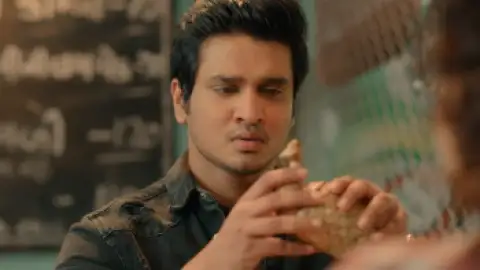 Still 5 of Karthikeya 2 (2022) WEB-DL Hindi (ORG 5.1) 1080p 720p & 480p [x264/10Bit-HEVC]