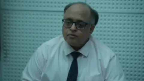 Still 4 of Dabba Cartel (Season 1) WEB-DL Hindi 1080p 720p & 480p x264 DD5.1 | NF Series