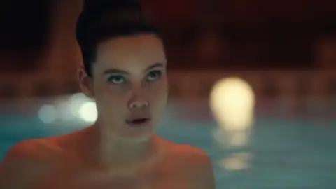 Still 3 of The Invitation (2022) Dual Audio [Hindi (ORG 5.1) + English] WEB-DL 1080p 720p & 480p [x264/HEVC 10bit] DD5.1