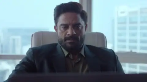 Still 8 of The Broken News (Season 1) WEB-DL [Hindi DD5.1] 1080p 720p & 480p [x264/ESubs] HD | ALL Episodes [ZEE5 Series]