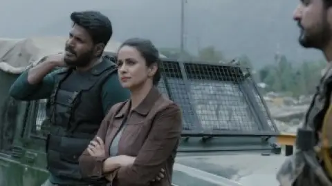 Still 5 of The Family Man (Season 1) WEB-DL [Hindi DD5.1] 4K 1080p 720p & 480p [x264/HEVC] HD | ALL Episodes [PrimeVideo Series]