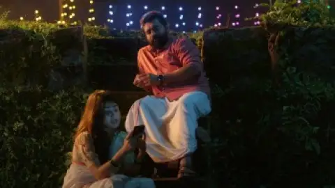 Still 6 of Sarvam Maya (2025) DS4K WEB-DL [Hindi (DD5.1) & Malayalam] 4K 1080p 720p & 480p Dual Audio [x264/10Bit-HEVC]