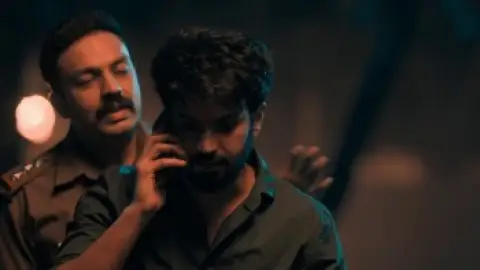 Still 1 of Maruthi Nagar Police Station (2023) UNCUT WEB-DL [Hindi (DD2.0) & Tamil] 1080p 720p & 480p Dual Audio [x264/HEVC]