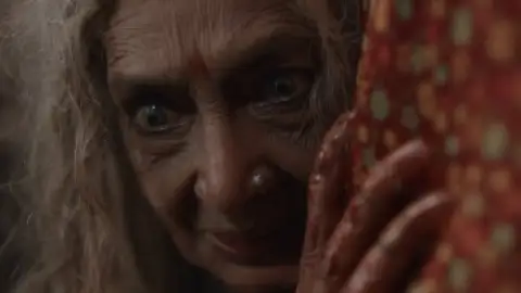 Still 1 of Muthassi (Season 1) DS4K WEB-DL [Hindi (DD5.1) & Malayalam] 4K 1080p 720p & 480p Dual Audio [x264/ESubs] | .
