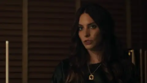 Still 4 of The Night Agent (Season 3) WEB-DL [Hindi (DD5.1) & English] 1080p 720p & 480p [x264/ESubs] | [ALL Episodes] | NF Series