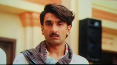 Still 1 of Jayeshbhai Jordaar (2022) Hindi HDCAM 1080p 720p & 480p x264 [HD-CamRip]