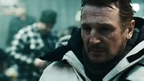 Still 1 of The Grey (2011) BluRay [Hindi (DD2.0) & English] 1080p 720p & 480p Dual Audio [x264/10Bit-HEVC]