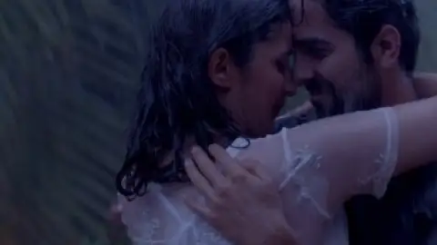Still 5 of Meri Pyaari Bindu (2017) WEB-DL [Hindi DD5.1] 1080p 720p & 480p [x264/HEVC]