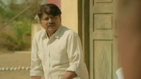 Still 3 of Panchayat (Season 1) WEB-DL [Hindi DD5.1] 4K 1080p 720p & 480p [x264/HEVC] HD | ALL Episodes [PrimeVideo Series]