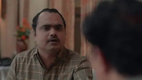 Still 1 of Gullak (Season 3) WEB-DL Hindi [DD2.0] 1080p 720p & 480p x264 | SonyLiv Series