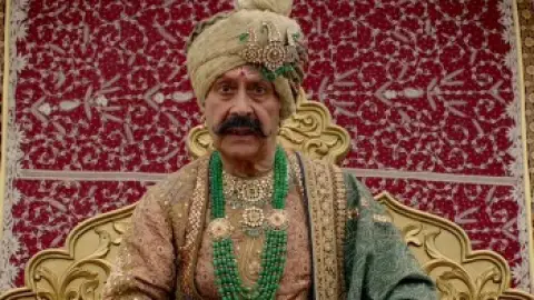 Still 3 of Housefull 4 (2019) WEB-DL [Hindi DD5.1] 1080p 720p & 480p [x264/HEVC]