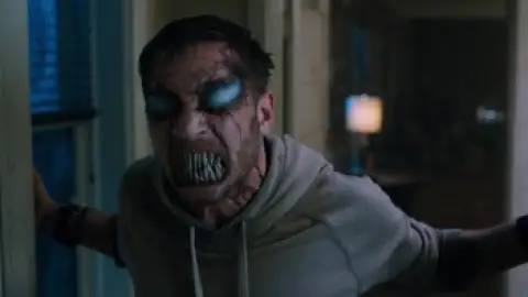 Still 4 of Venom (2018) BluRay [Hindi (ORG 5.1) & English] 4K 1080p 720p & 480p Dual Audio [x264/10Bit-HEVC]