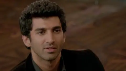 Still 4 of Aashiqui 2 (2013) BluRay [Hindi DD5.1] 1080p 720p & 480p [x264]