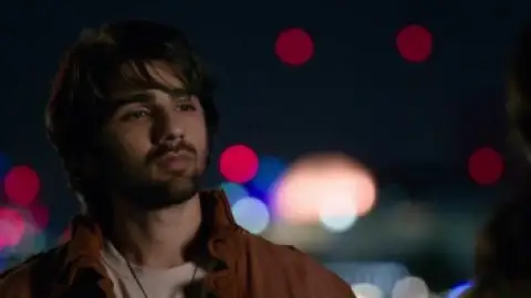 Still 5 of Heer Express (2025) DS4K WEB-DL [Hindi DD5.1] 4K 1080p 720p & 480p [x264/HEVC]