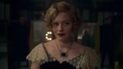 Still 6 of Peaky Blinders (Season 6) BluRay [Hindi (DD2.0) & English] 1080p 720p & 480p [x264/10Bit-HEVC] | [ALL Episodes] | TV Series