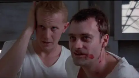Still 6 of Cube (1998) BluRay [English DD5.1] 1080p 720p & 480p [x264/10Bit-HEVC]