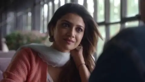 Still 5 of Saali Mohabbat (2025) DS4K WEB-DL [Hindi DD5.1] 4K 1080p 720p & 480p [x264/HEVC]