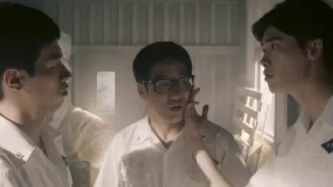 Still 1 of Hot Young Bloods (2014) BluRay [Hindi (ORG 2.0) & Korean] 1080p 720p & 480p Dual Audio [x264/10Bit-HEVC]