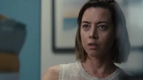 Still 1 of Emily the Criminal (2022) BluRay [Hindi (ORG 5.1) + English] 1080p 720p & 480p Dual Audio [x264/10Bit-HEVC]