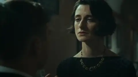 Still 3 of Peaky Blinders (Season 3) BluRay [Hindi (DD2.0) & English] 1080p 720p & 480p [x264/10Bit-HEVC] | [ALL Episodes] | TV Series