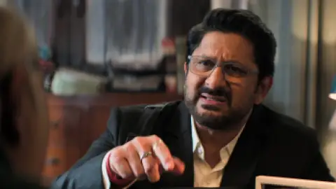 Still 2 of Jolly LLB 3 (2025) DS4K WEB-DL [Hindi DD5.1] 4K 1080p 720p & 480p [x264/10Bit-HEVC]