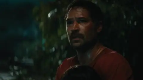 Still 8 of Jurassic World: Rebirth (2025) DS4K WEB-DL [Hindi (DD5.1) & English] 4K 1080p 720p & 480p Dual Audio [x264/10Bit-HEVC]