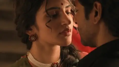 Still 5 of Parasakthi (2026) [Hindi – HQ/Studio Dub] DS4K UNCENSORED WEB-DL 4K 1080p 720p 480p [x264/HEVC] HD | [Without-ADs]