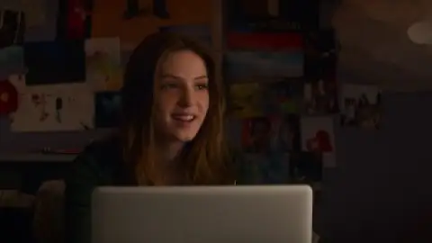Still 1 of Poltergeist (2015) BluRay [Hindi (DD5.1) & English] 1080p 720p & 480p Dual Audio [x264/ESubs]