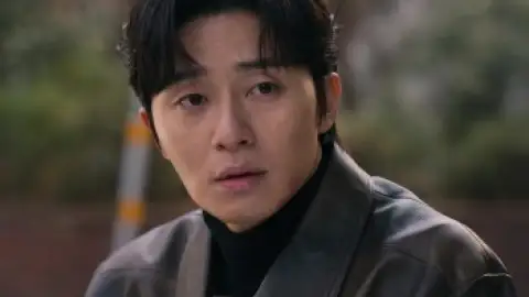 Still 2 of Gyeongseong Creature (Season 2) WEB-DL [Hindi (ORG 5.1) & English] 1080p 720p & 480p [x264/10Bit-HEVC] | [ALL Episodes] | NF Series