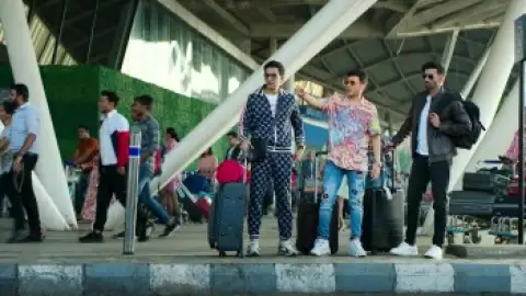 Still 1 of Madgaon Express (2024) WEB-DL [Hindi DD5.1] 4K 1080p 720p & 480p [x264/HEVC]
