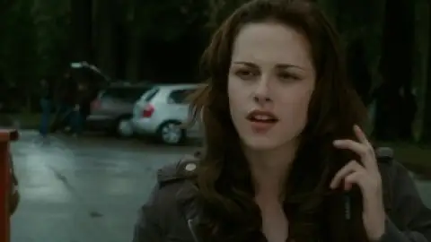 Still 2 of The Twilight Saga: New Moon (2009) BluRay [Hindi (ORG 2.0) & English] 1080p 720p & 480p [x264/10Bit-HEVC]