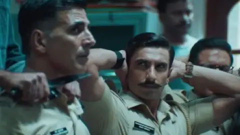Still 7 of Sooryavanshi (2021) WEB-DL [Hindi DD5.1] 1080p 720p & 480p [x264/HEVC]