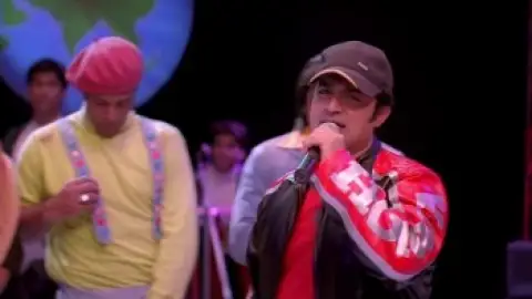 Still 6 of Dhamaal (2007) WEB-DL [Hindi DD5.1] 1080p 720p & 480p [x264/HEVC]