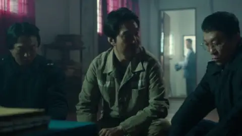 Still 2 of The Prison (2017) BluRay [Hindi (ORG 2.0) + Korean] 1080p 720p & 480p Dual Audio [x264/10Bit-HEVC]