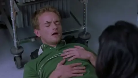 Still 6 of Scary Movie 2 (2001) BluRay [Hindi (DD2.0) & English] 1080p 720p & 480p Dual Audio [x264/10Bit-HEVC]