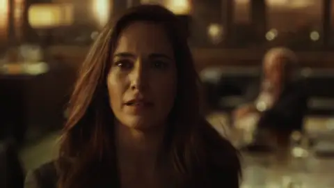 Still 7 of Red Queen (Season 1) WEB-DL [Hindi (ORG 5.1) & English] 1080p 720p & 480p [x264/10Bit-HEVC] | [ALL Episodes] | PrimeVideo Series