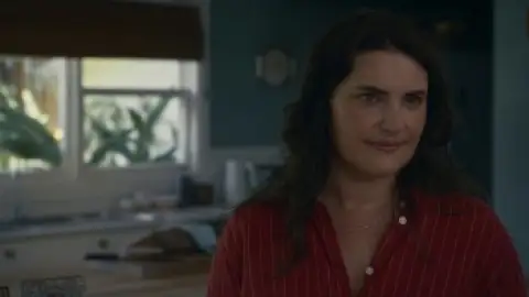 Still 2 of Playing Gracie Darling (Season 1) WEB-DL [Hindi (DD5.1) & English] 1080p 720p & 480p Dual Audio [x264/ESubs] | NF Series