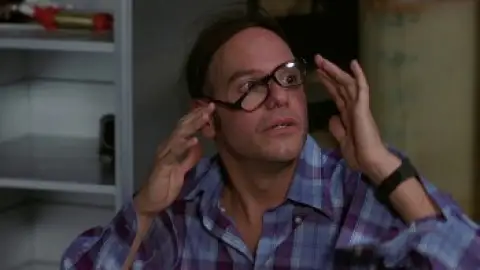 Still 4 of Scary Movie 2 (2001) BluRay [Hindi (DD2.0) & English] 1080p 720p & 480p Dual Audio [x264/10Bit-HEVC]