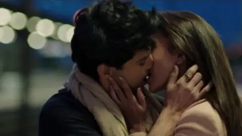 Still 7 of Fever (2016) WEB-DL [Hindi DD5.1] 1080p 720p & 480p [x264/HEVC]